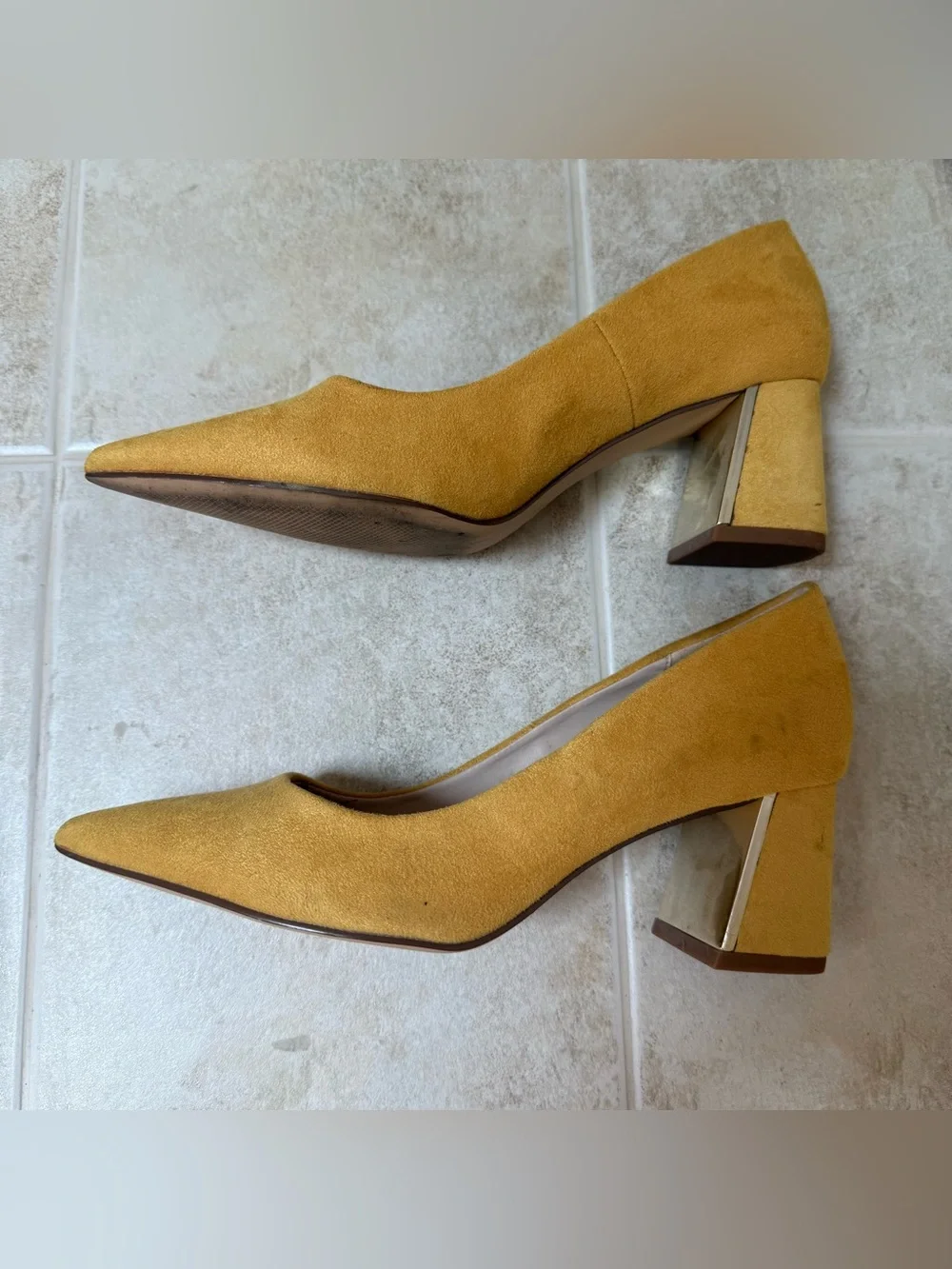 ZARA Size 36 yellow suede heel with gold detail